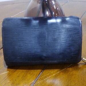 Louis Vuitton Epi Bifold Wallet with COA
